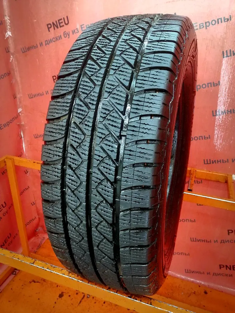 Б/у шина 215/65 R15C Goodyear Vector 4Seasons Cargo