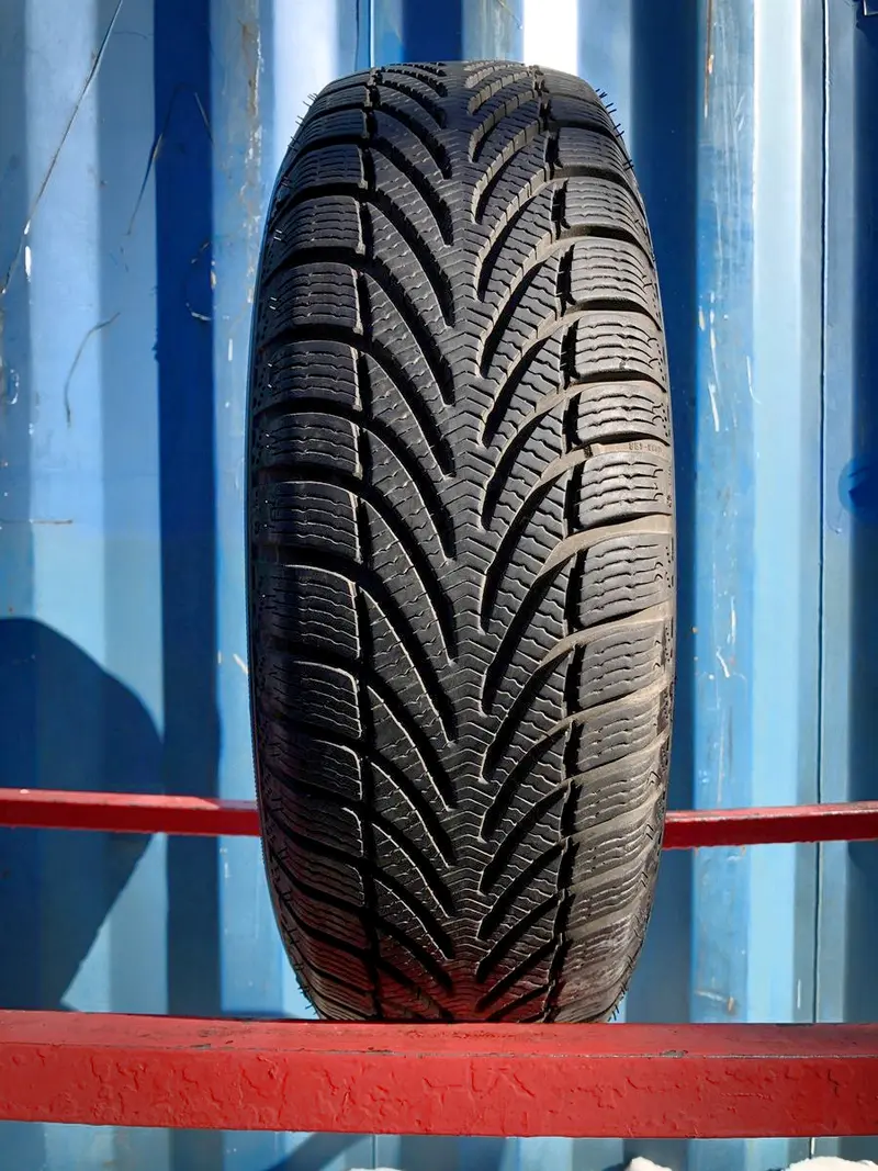 Б/у шина 215/65 R16 BFGoodrich G-Force Winter