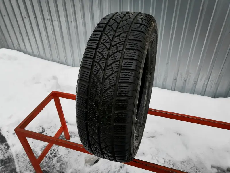 Б/у шина 215/65 R16C Bridgestone Blizzak LM 18C