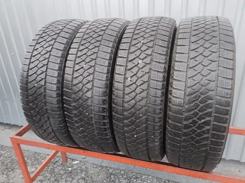 Комплект б/у шин 215/65 R16C Bridgestone Blizzak W810