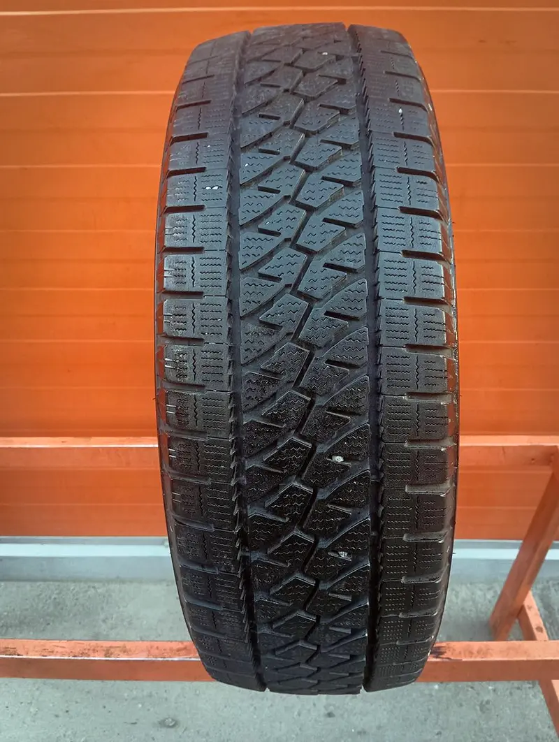 Б/у шина 215/65 R16C Bridgestone Blizzak W995