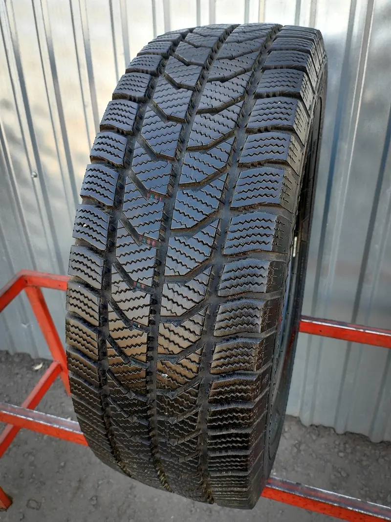 Б/у шина 215/65 R16C Continental VanContact Viking