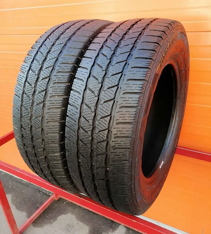 Пара б/у шин 215/65 R16C Continental VanContact Winter