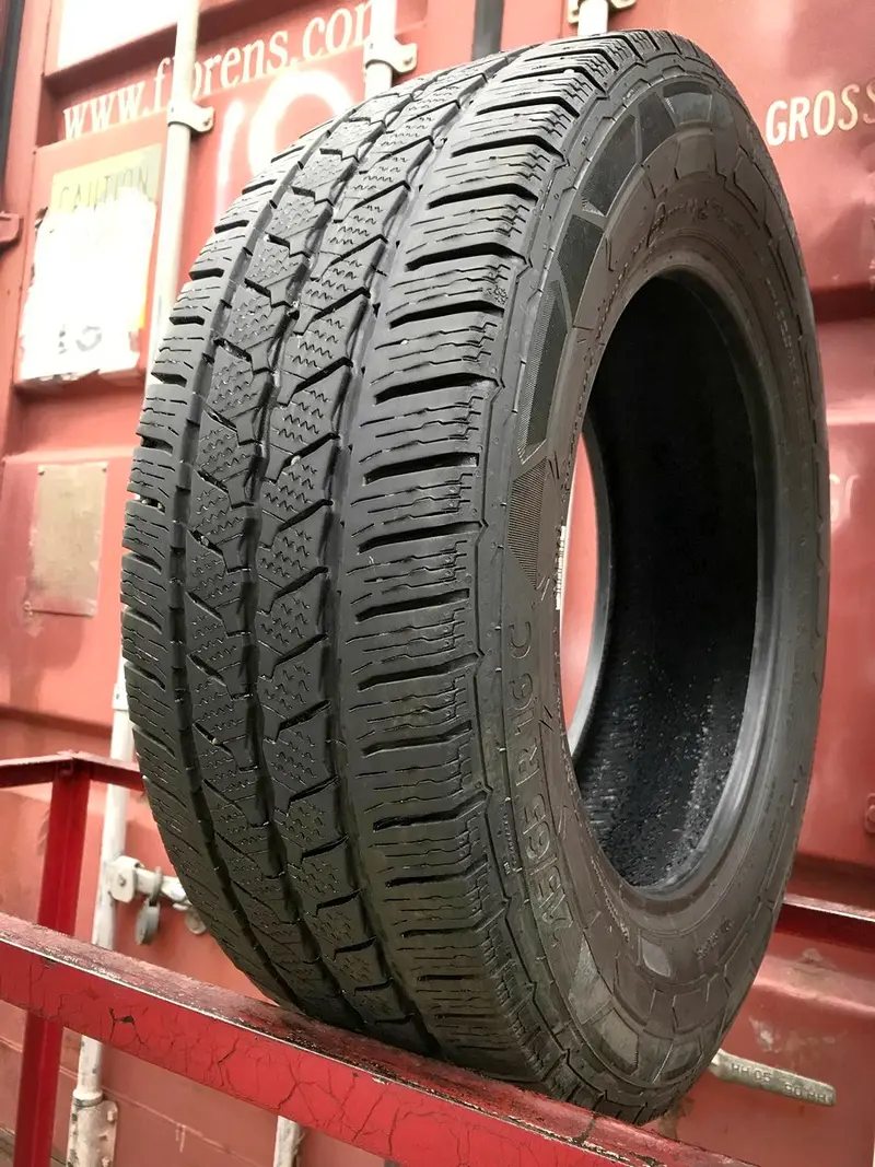 Б/у шина 215/65 R16C Continental VanContact Winter, фото 1