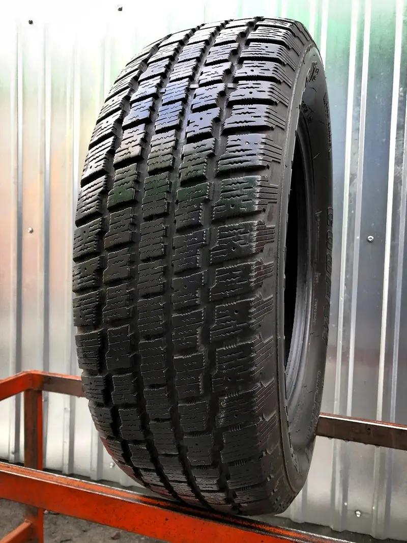 Б/у шина 215/65 R16 Cooper Weather-Master S/T2
