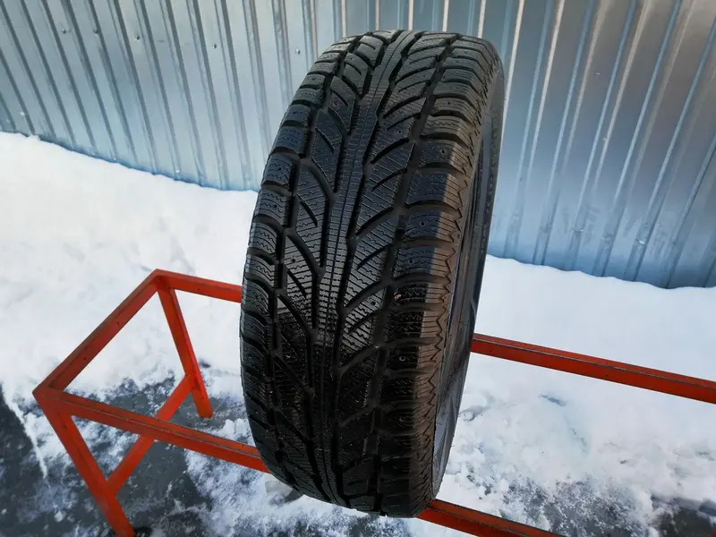 Б/у шина 215/65 R16 Cooper Weather-Master WSC