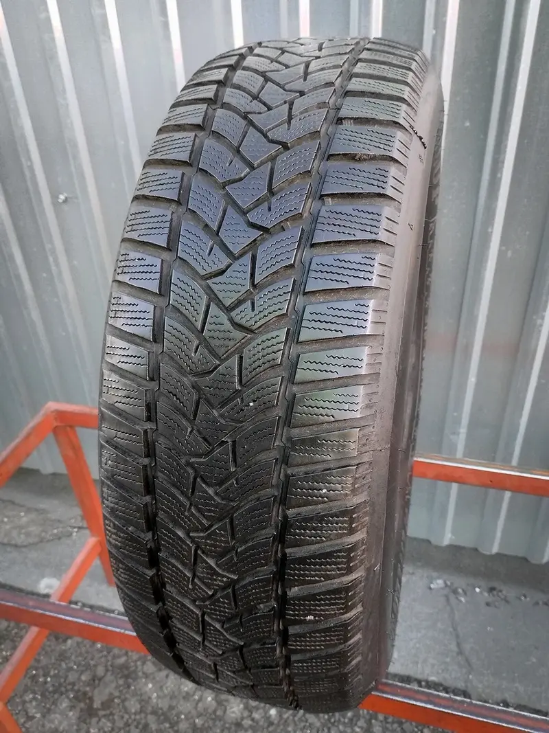 Б/у шина 215/65 R16 Dunlop Winter Sport 5