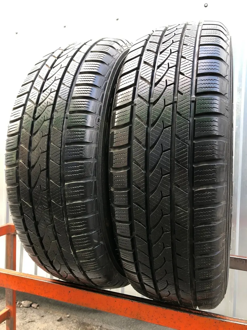 Пара б/у шин 215/65 R16 Falken Eurowinter HS-439