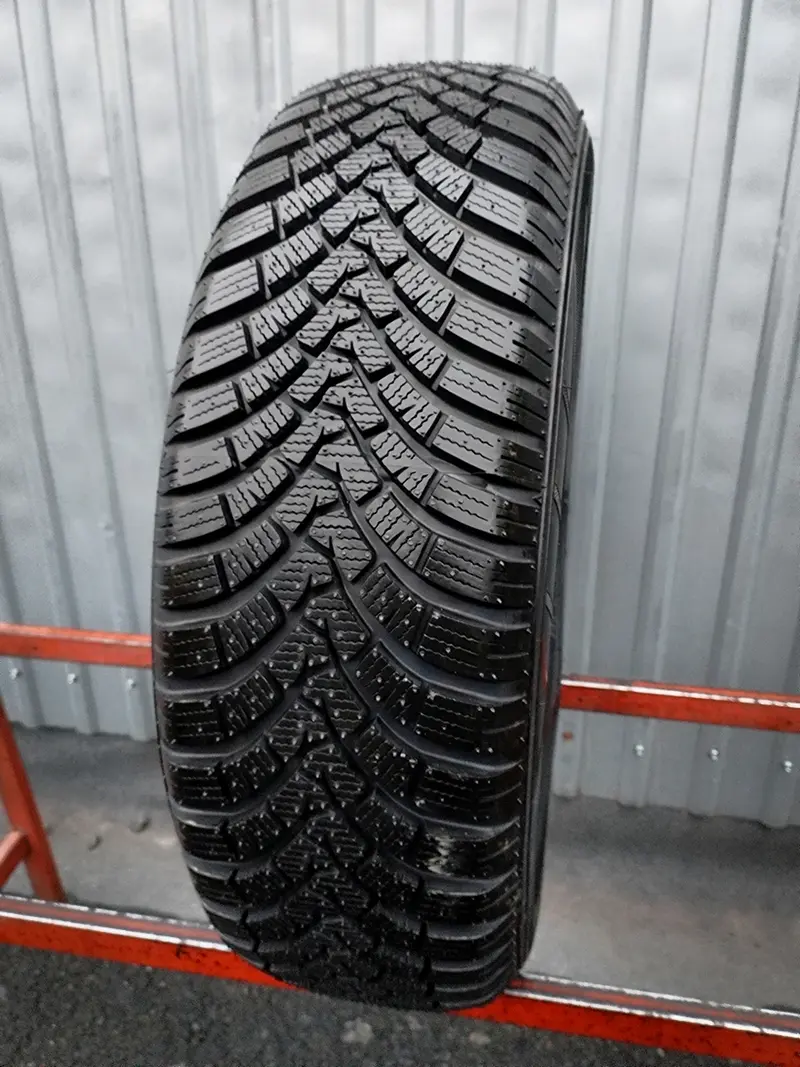 Б/у шина 215/65 R16 Falken Eurowinter HS01, фото 1