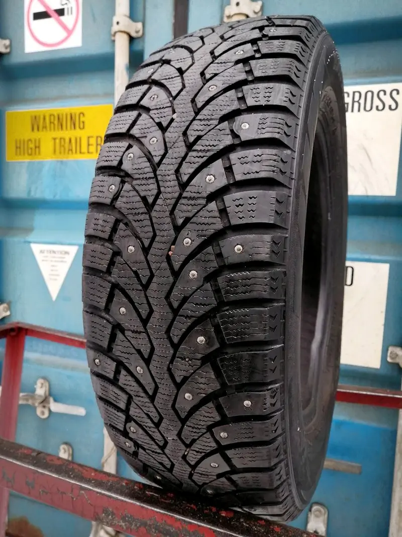 Б/у шина 215/65 R16 Formula Ice
