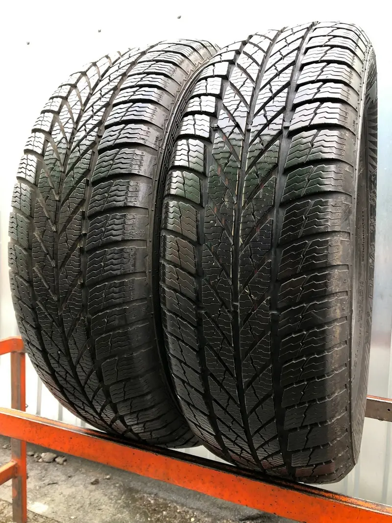 Пара б/у шин 215/65 R16 Gislaved Euro Frost 5