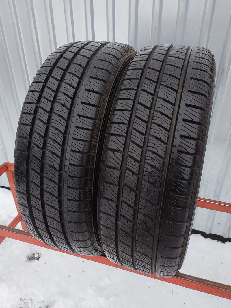 Пара б/у шин 215/65 R16C Goodyear Cargo Vector 2