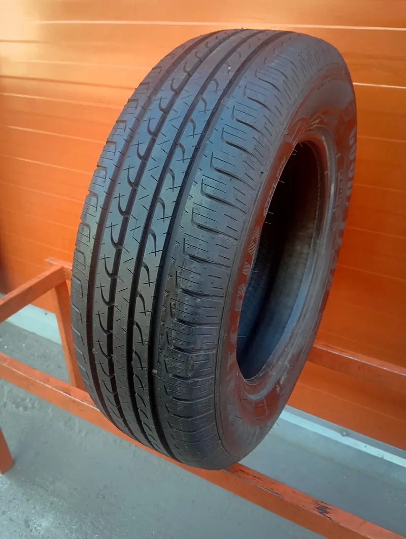 Б/у шина 215/65 R16 Goodyear EfficientGrip SUV 4x4, фото 1