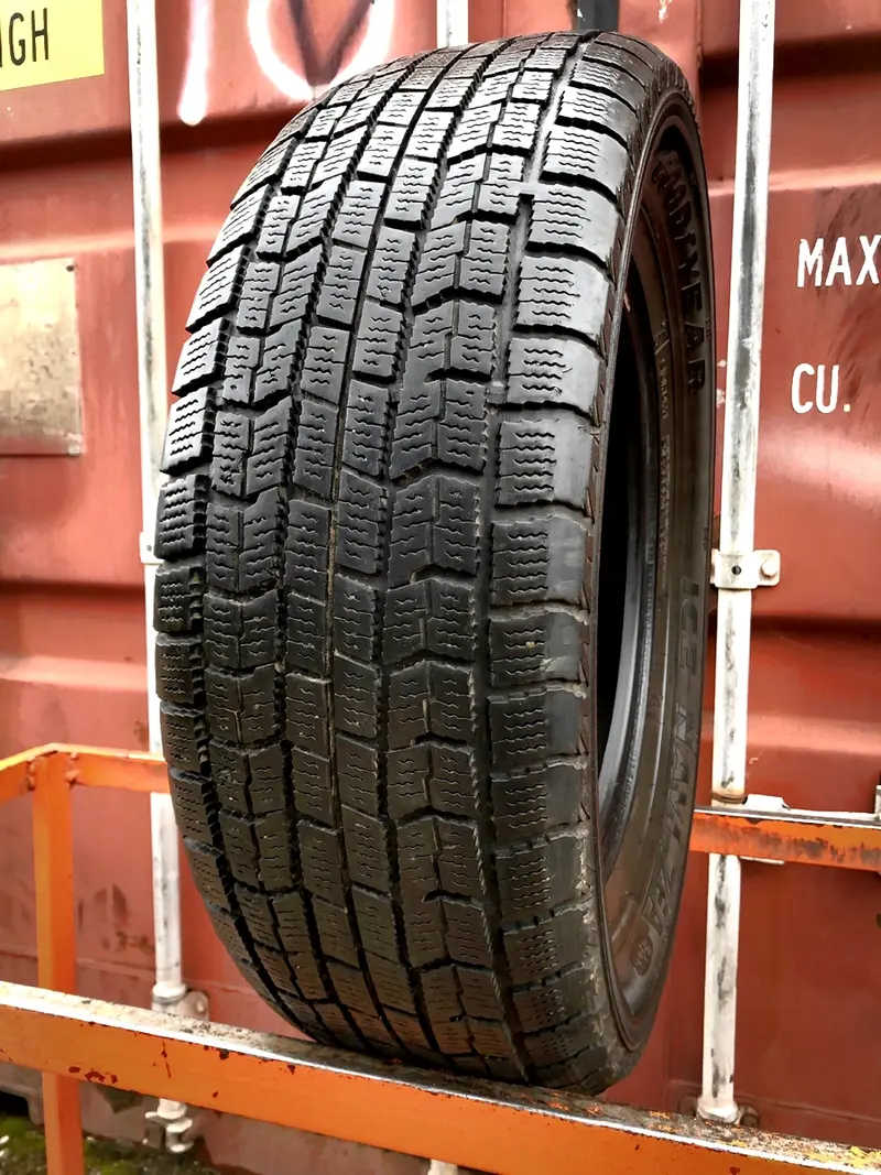 Б/у шина 215/65 R16 Goodyear Ice Navi Zea Hybrid, фото 1