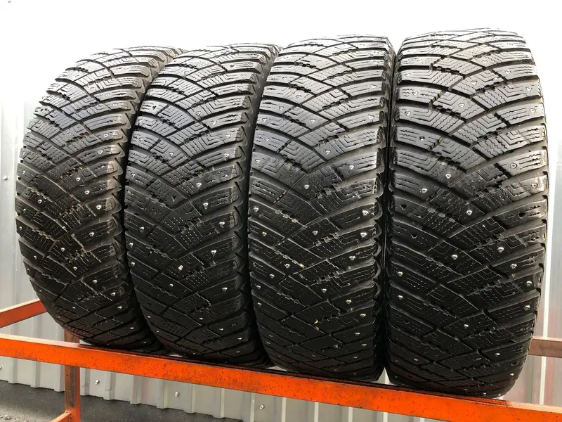 Комплект б/у шин 215/65 R16 Goodyear Ultra Grip Ice Arctic