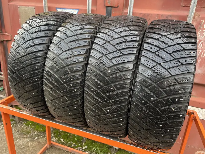 Комплект б/у шин 215/65 R16 Goodyear Ultra Grip Ice Arctic