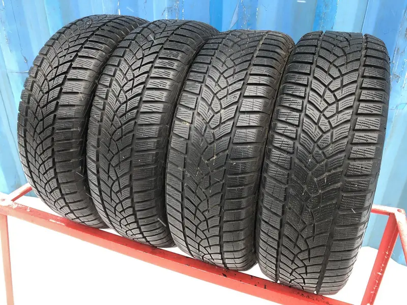 Комплект б/у шин 215/65 R16 Goodyear Ultra Grip Perfomance GEN-1