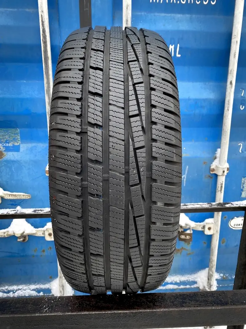 Б/у шина 215/65 R16 Goodyear Ultra Grip Performance