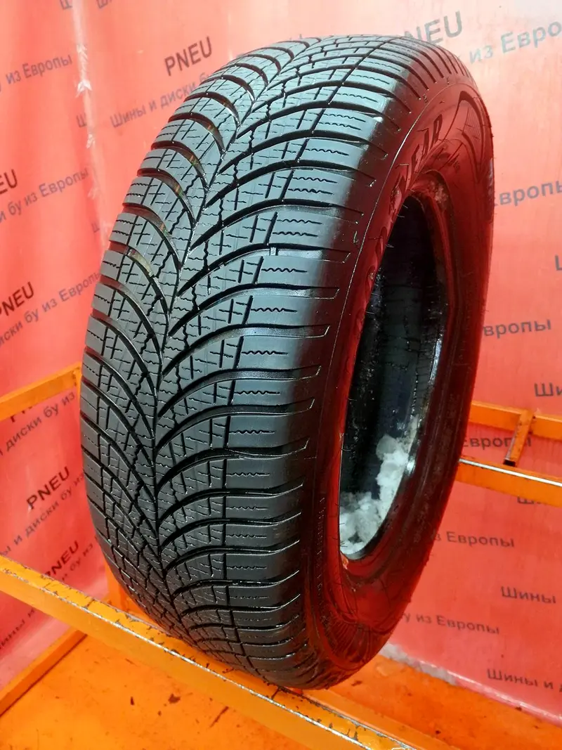 Б/у шина 215/65 R16 Goodyear Vector 4Seasons Gen-3 SUV