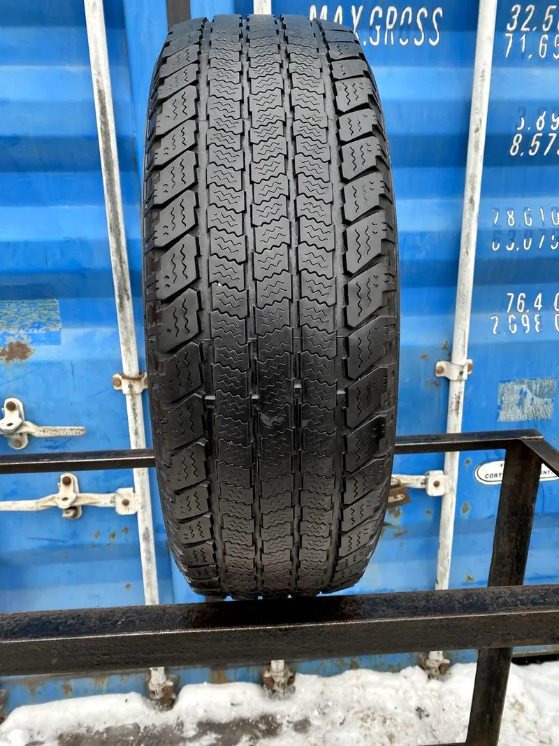 Б/у шина 215/65 R16 Goodyear Wrangler Ultra Grip