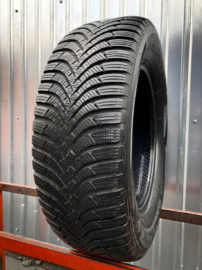 Б/у шина 215/65 R16 Hankook Winter I*cept RS2 W452