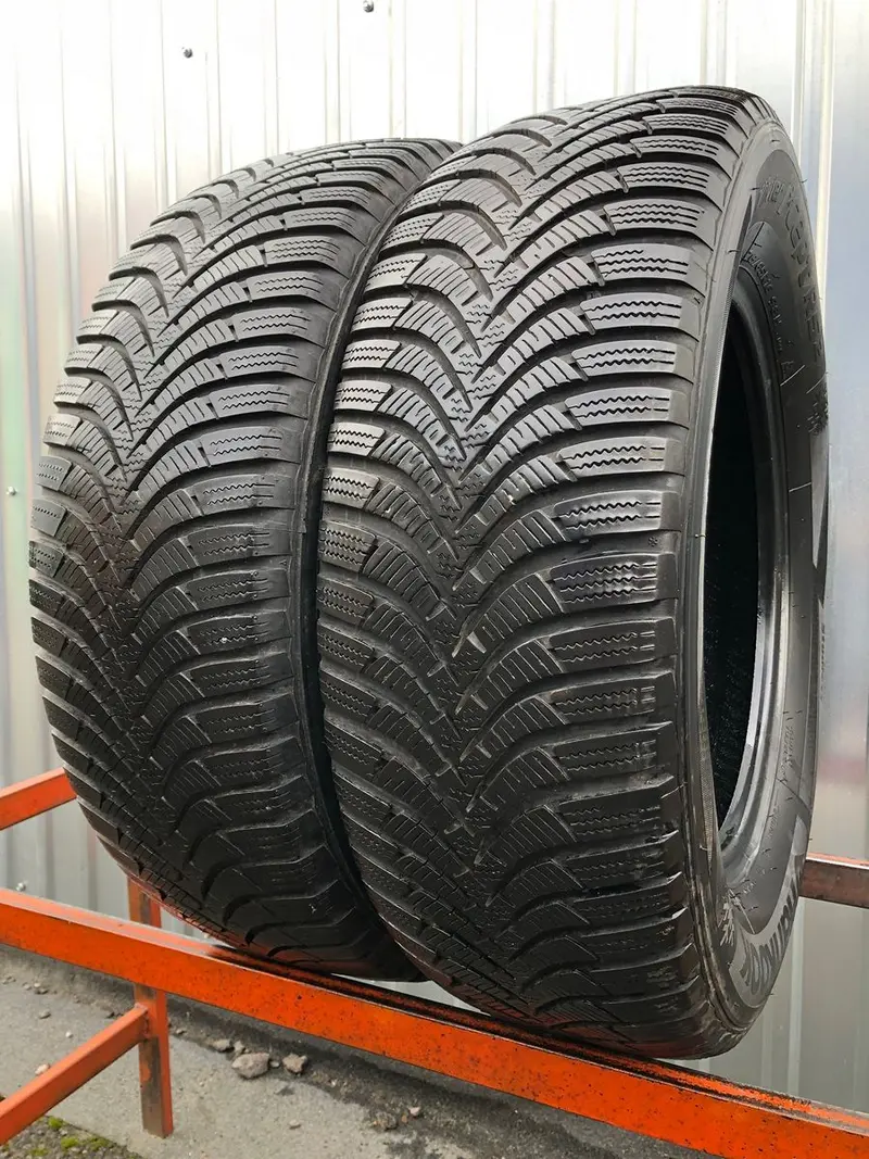 Пара б/у шин 215/65 R16 Hankook Winter I*cept RS2 W452