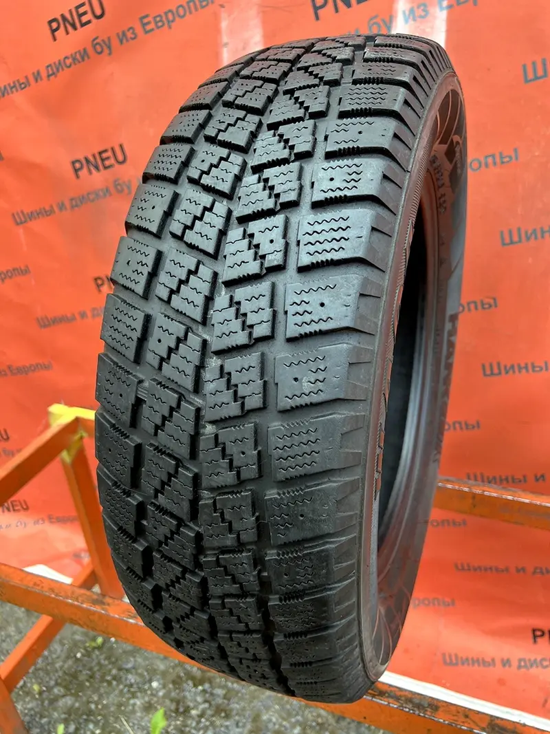 Б/у шина 215/65 R16 Hankook Winter Radial W404, фото 1