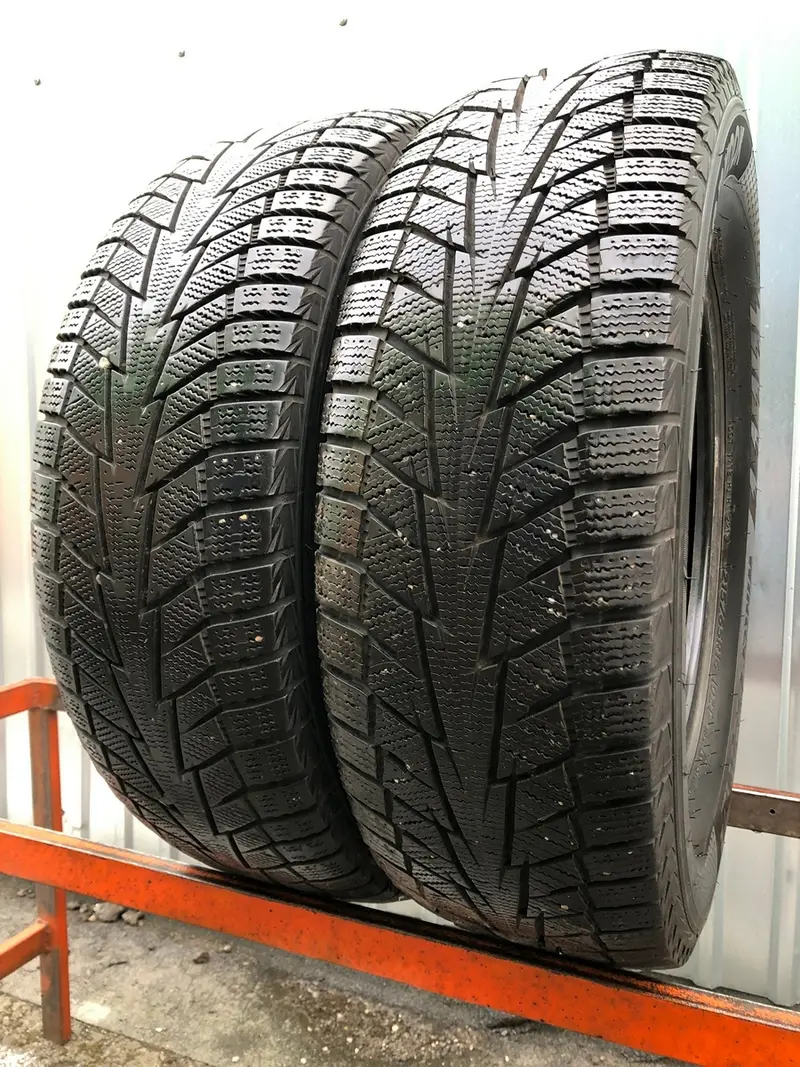 Пара б/у шин 215/65 R16 Hankook Winter i*Cept IZ 2 W616