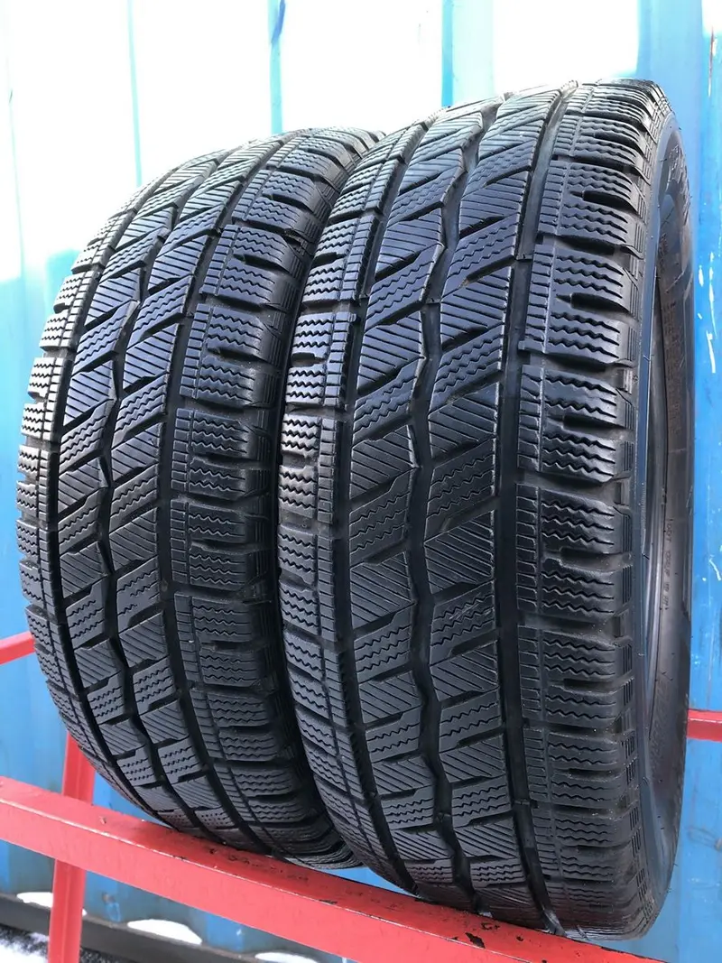Пара б/у шин 215/65 R16C Hankook Winter i Cept LV RW12