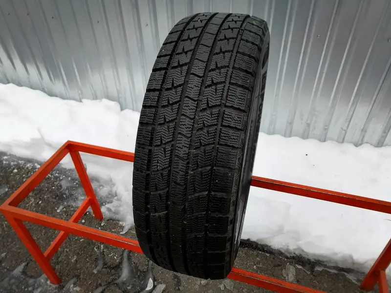 Б/у шина 215/65 R16 Kumho Ice power KW 21