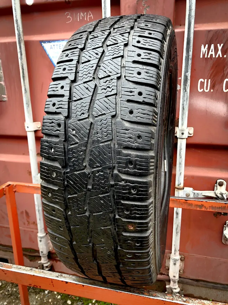 Б/у шина 215/65 R16C Michelin Agilis X-Ice North