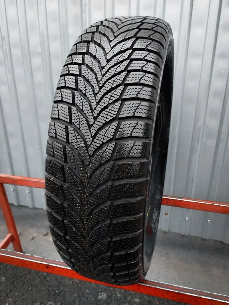 Б/у шина 215/65 R16 Nexen Winguard Sport 2