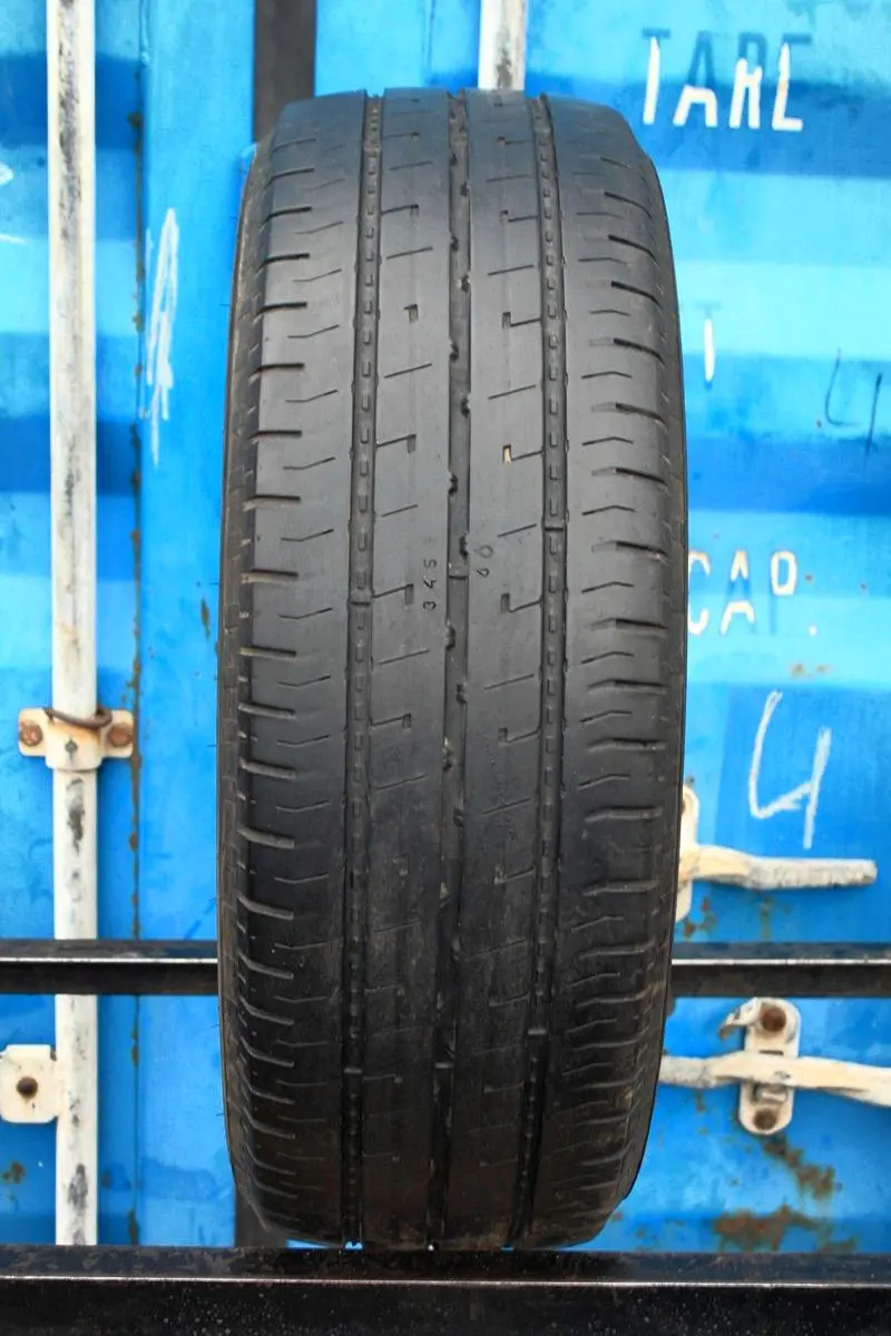 Б/у шина 215/65 R16C Nokian Hakka C2