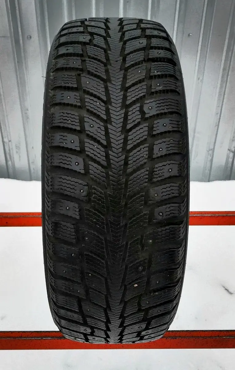 Б/у шина 215/65 R16 Nokian Hakkapeliitta 2