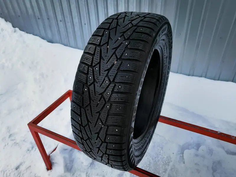 Б/у шина 215/65 R16 Nokian Hakkapeliitta 7 SUV