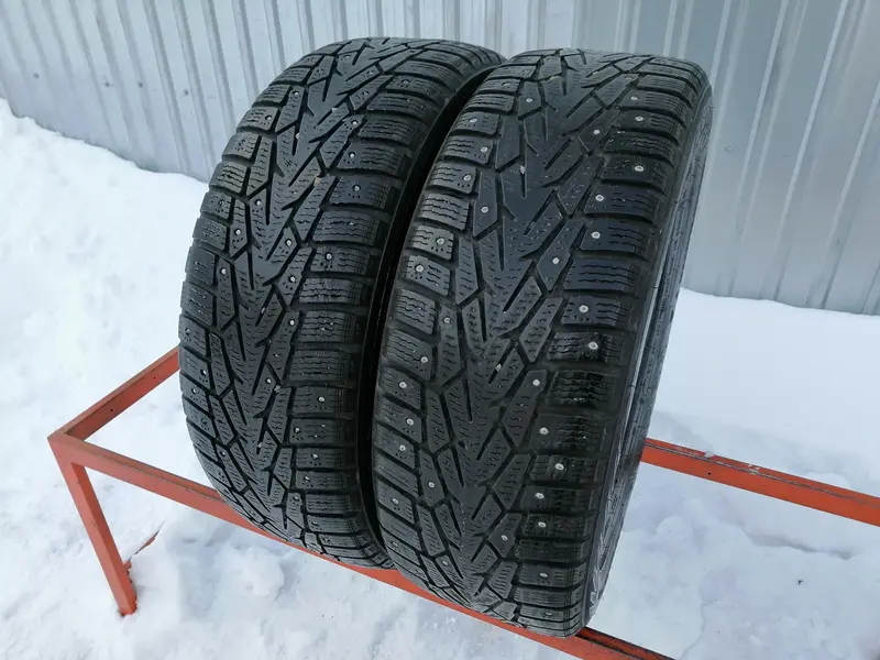 Пара б/у шин 215/65 R16 Nokian Hakkapeliitta 7 SUV