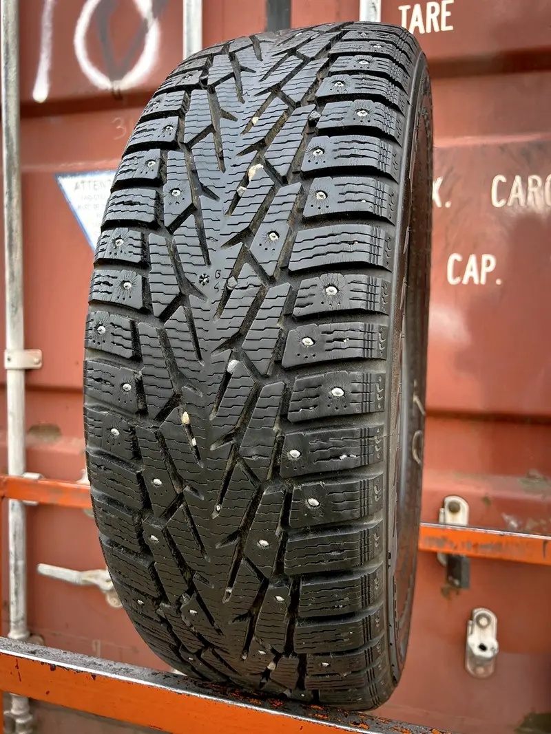 Б/у шина 215/65 R16 Nokian Hakkapeliitta 7 SUV, фото 1