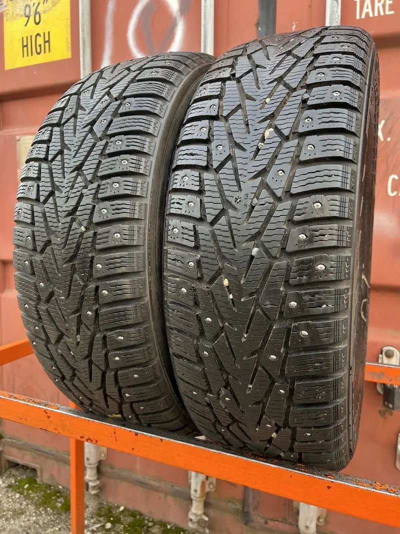 Пара б/у шин 215/65 R16 Nokian Hakkapeliitta 7 SUV