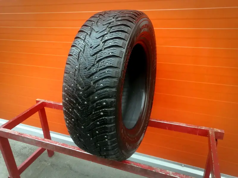 Б/у шина 215/65 R16 Nokian Hakkapeliitta 8 SUV