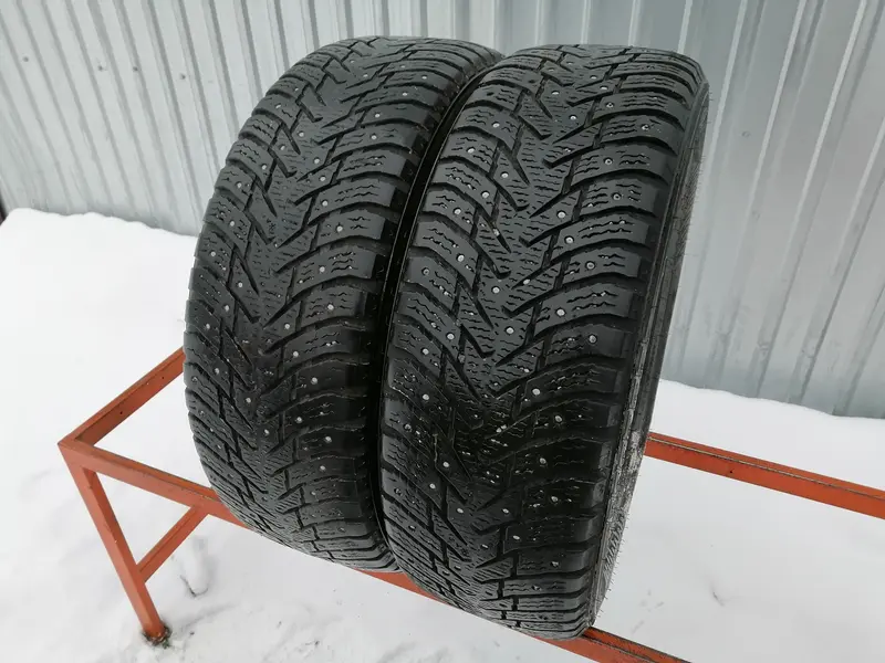 Пара б/у шин 215/65 R16 Nokian Hakkapeliitta 8 SUV