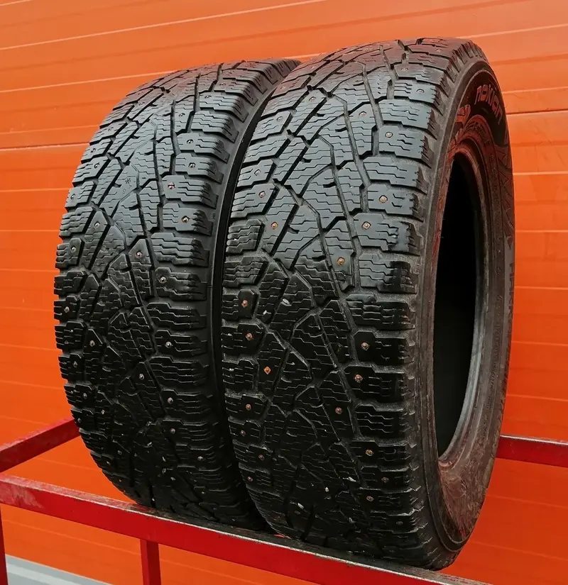 Пара б/у шин 215/65 R16C Nokian Hakkapeliitta C3