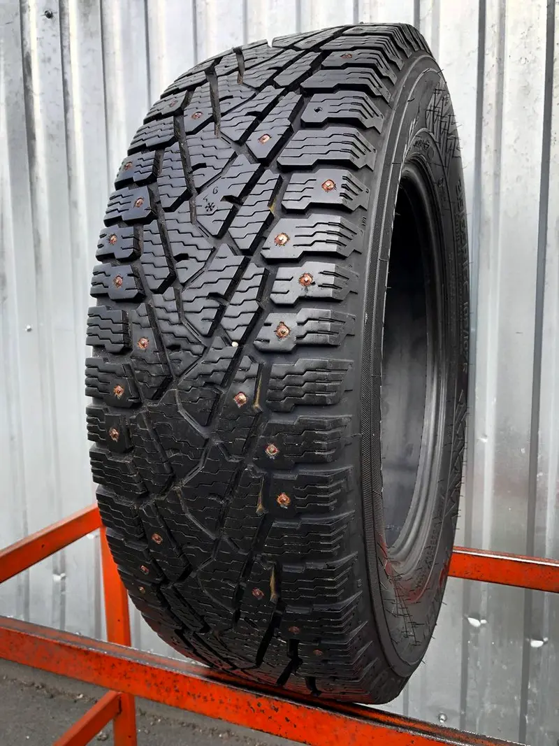 Б/у шина 215/65 R16C Nokian Hakkapeliitta C3