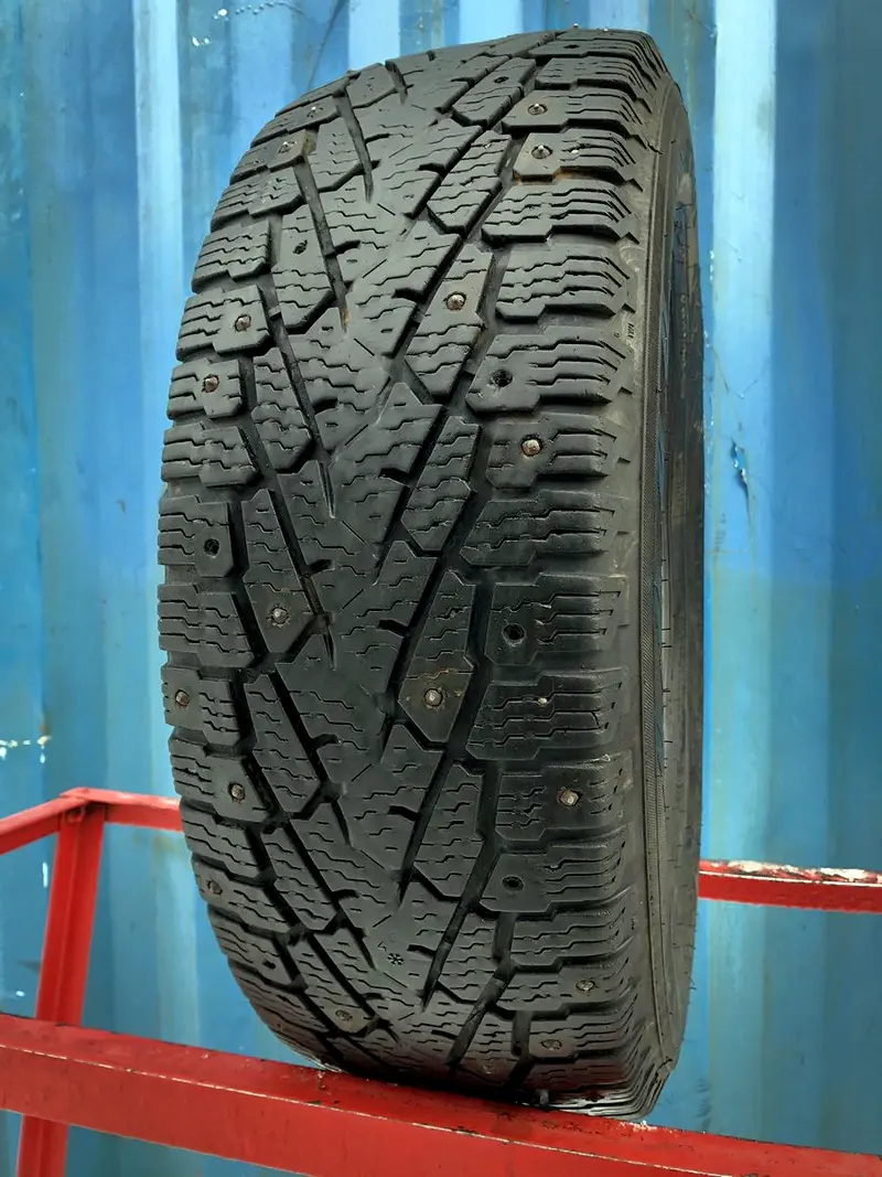 Б/у шина 215/65 R16C Nokian Hakkapeliitta C3