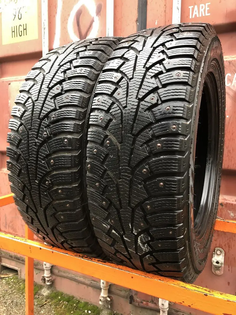 Пара б/у шин 215/65 R16C Nokian Hakkapeliitta C VAN