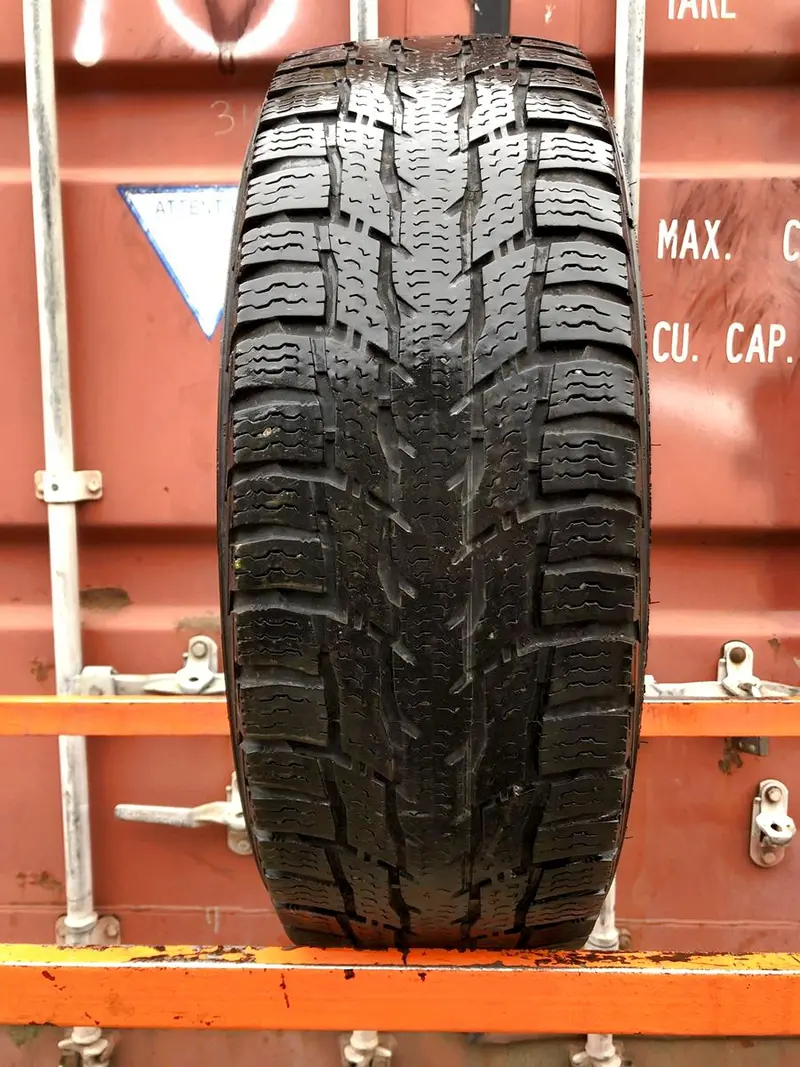 Б/у шина 215/65 R16C Nokian WR C3