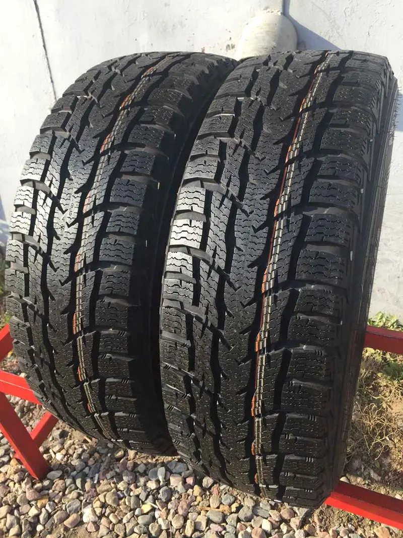 Пара новых шин 215/65 R16 Nokian WR C3