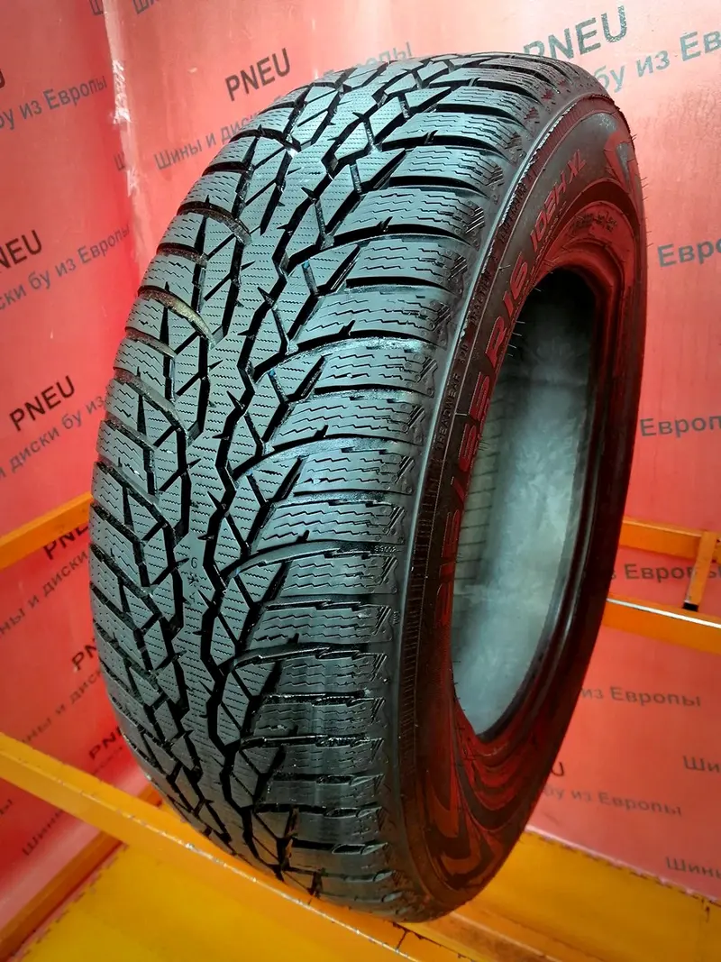 Б/у шина 215/65 R16 Nokian WR D4