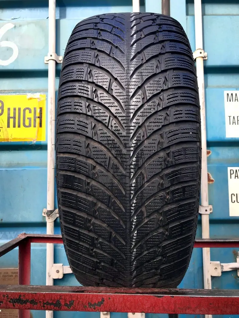 Б/у шина 215/65 R16 Nokian WR SUV 4
