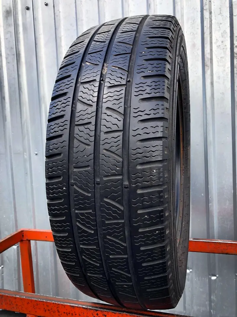 Б/у шина 215/65 R16C Pirelli Carrier Winter