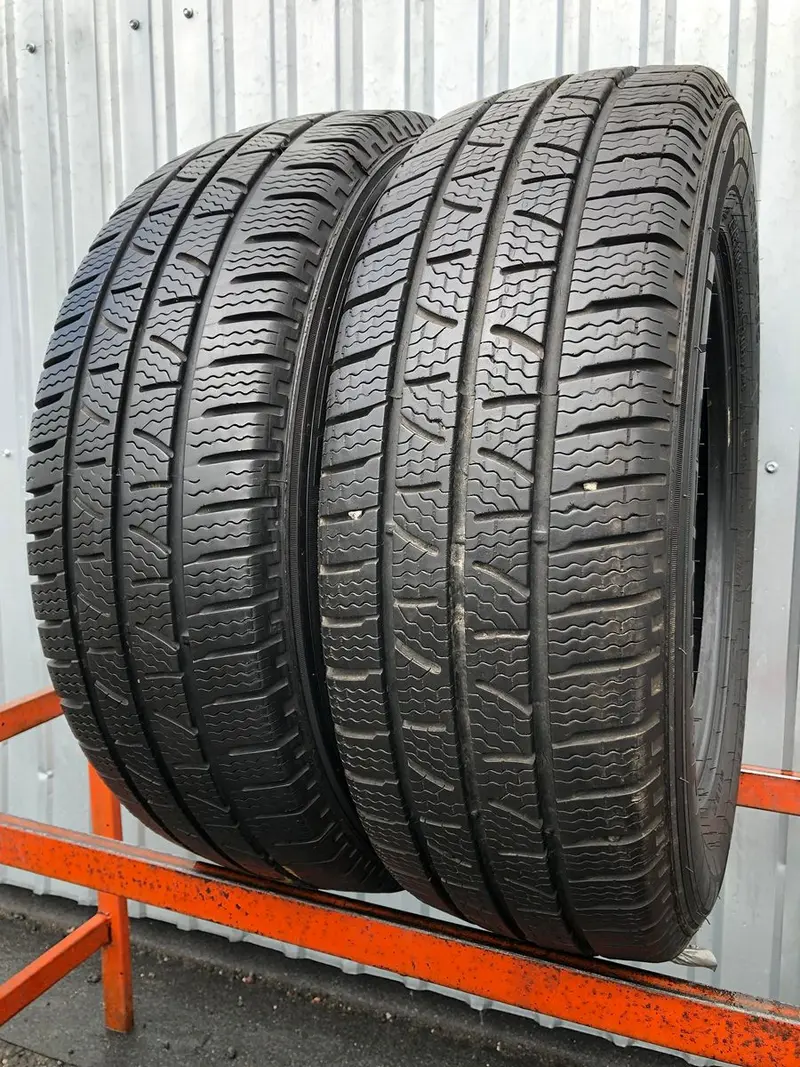 Пара б/у шин 215/65 R16C Pirelli Carrier Winter